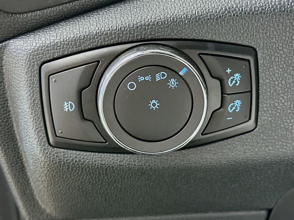 Thumbnail: 2022 Ford EcoSport - 25