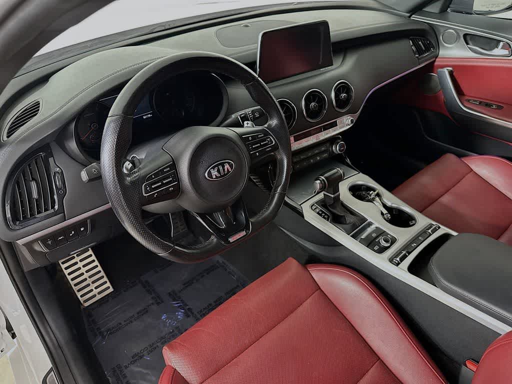 Thumbnail: 2019 Kia Stinger - 2