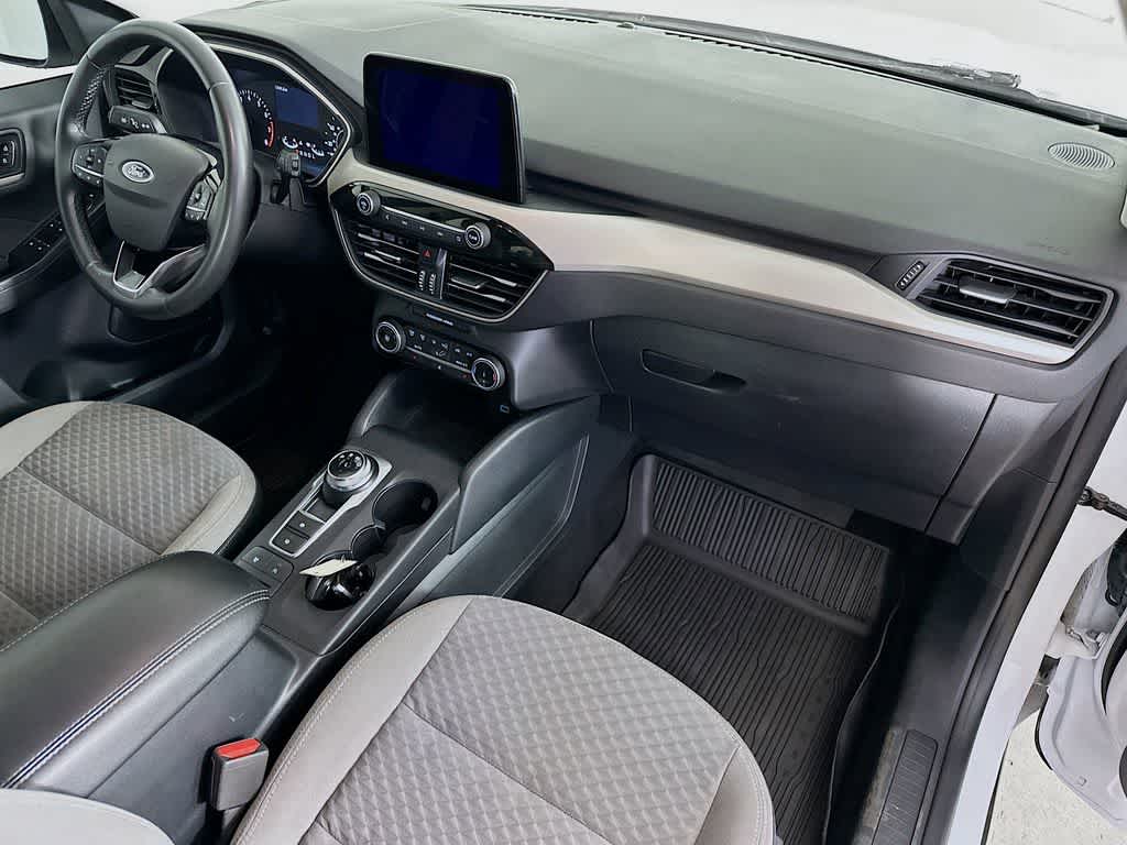 Thumbnail: 2022 Ford Escape - 31