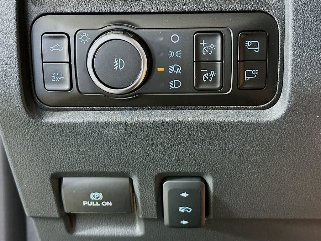 2025 Ford F-250  27