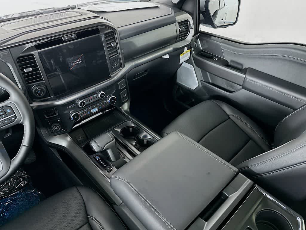 2025 Ford F-150 Lariat 11
