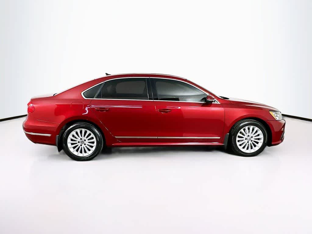 Thumbnail: 2016 Volkswagen Passat - 26