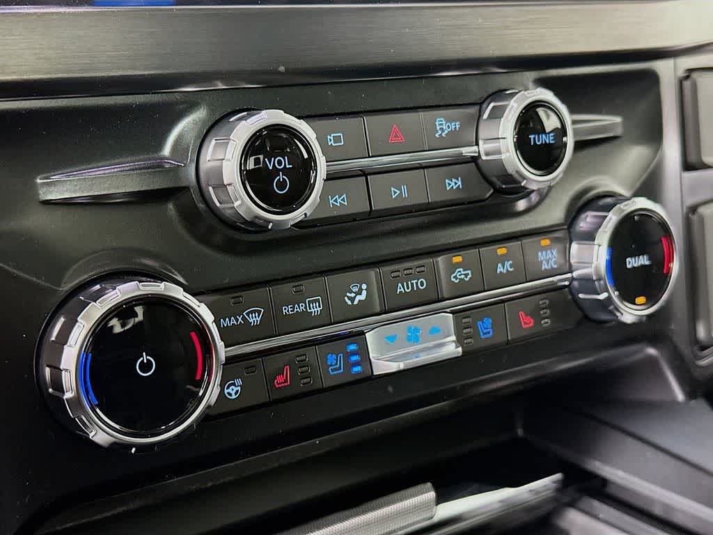 2025 Ford F-250  18
