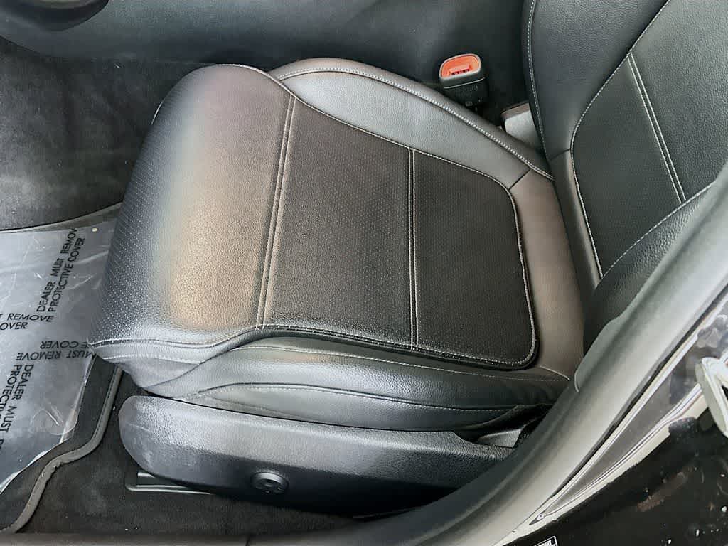 Thumbnail: 2022 Mercedes-Benz C-Class - 32