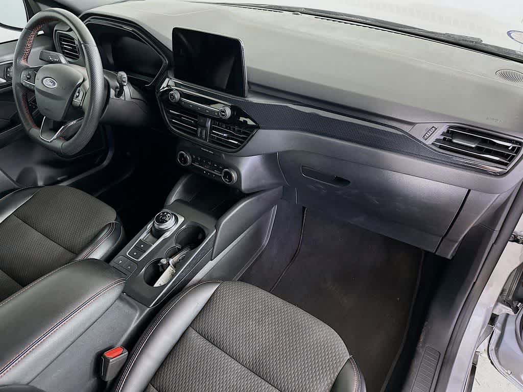 Thumbnail: 2023 Ford Escape - 32