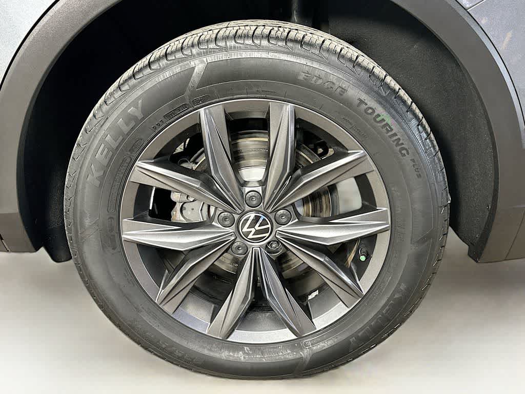 Thumbnail: 2022 Volkswagen Tiguan - 8