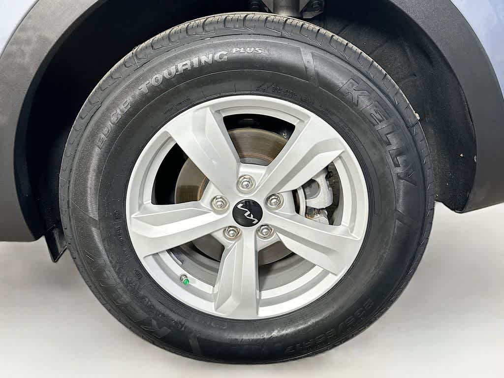 Thumbnail: 2023 Kia Sorento - 8