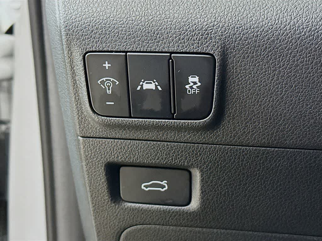 Thumbnail: 2022 Kia K5 - 26