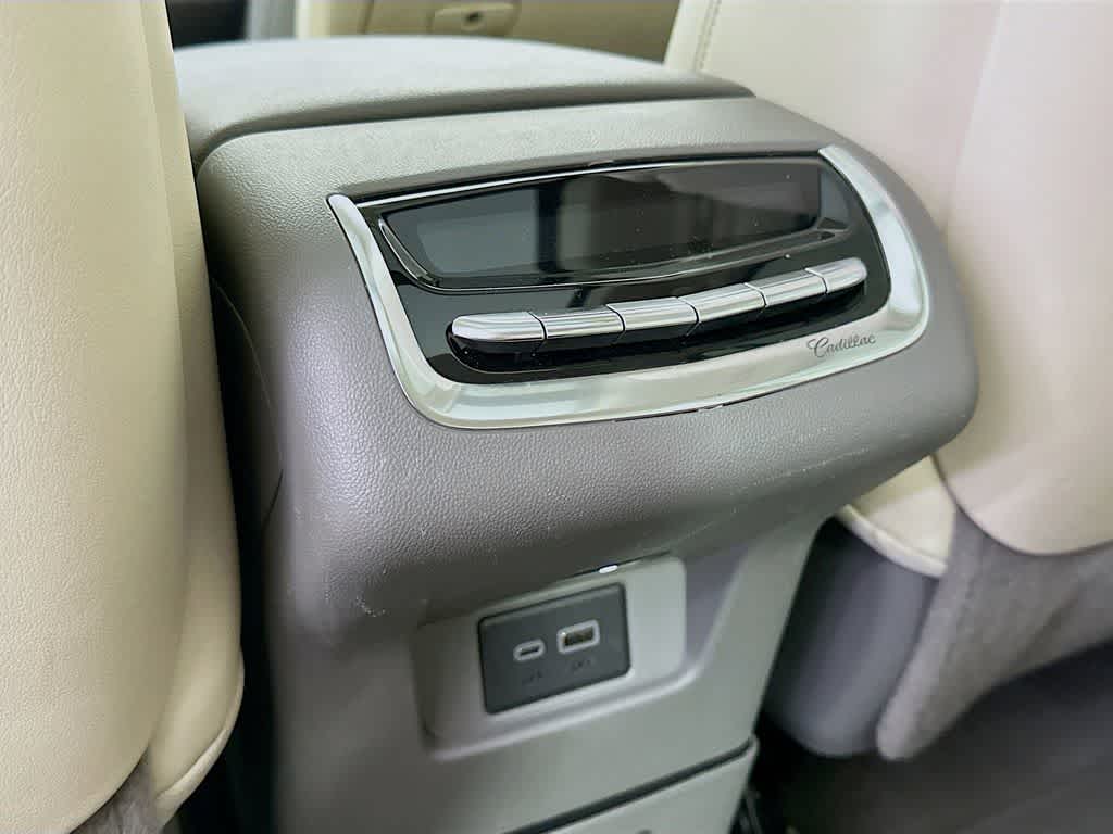 Thumbnail: 2023 Cadillac XT6 - 13