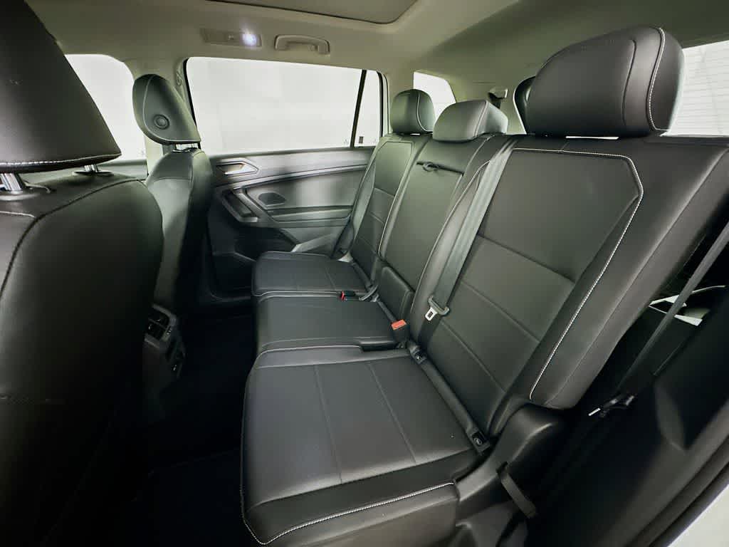 Thumbnail: 2021 Volkswagen Tiguan - 14