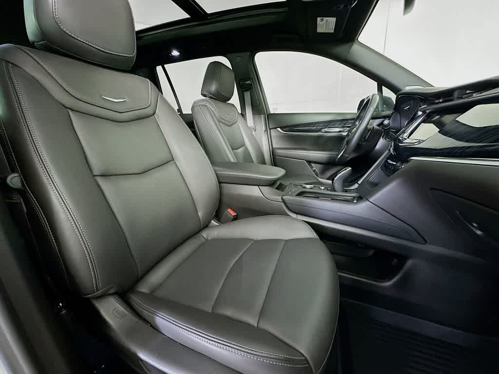 Thumbnail: 2025 Cadillac XT6 - 15