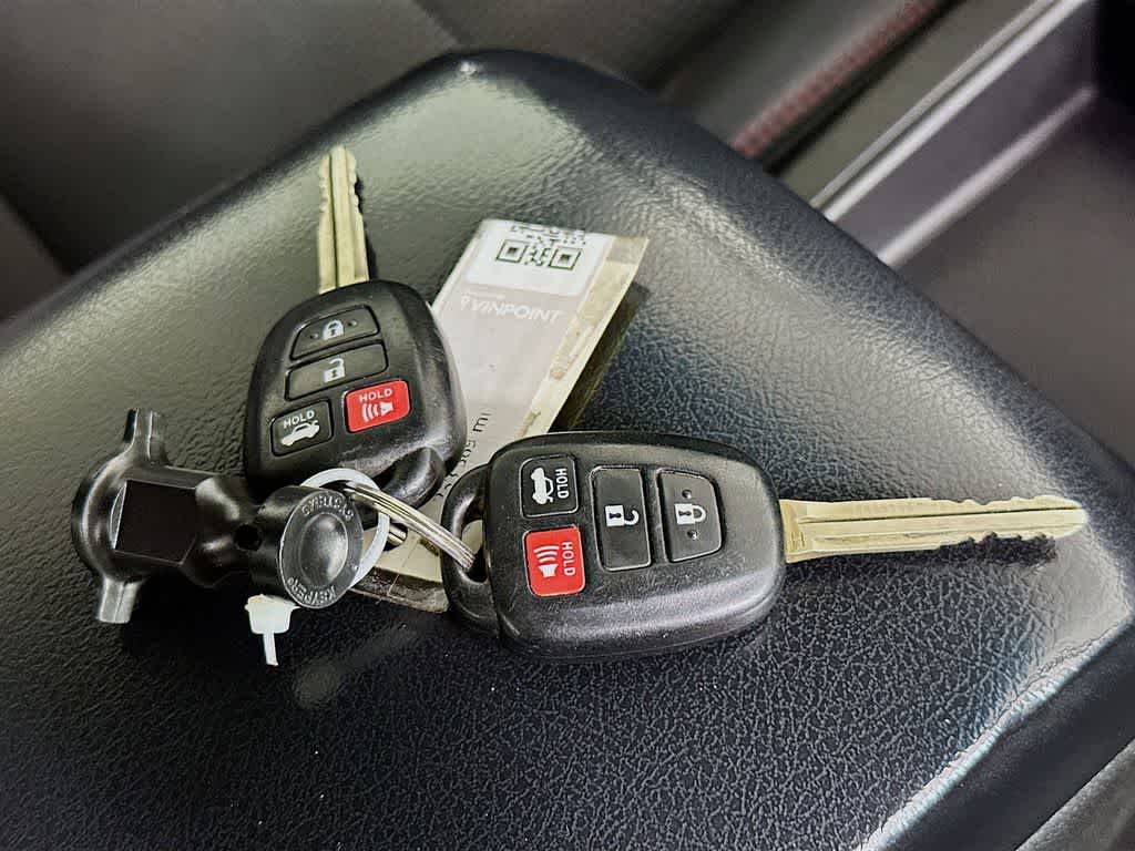 Thumbnail: 2017 Toyota Camry - 20