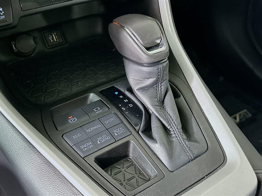 Thumbnail: 2023 Toyota RAV4 - 19