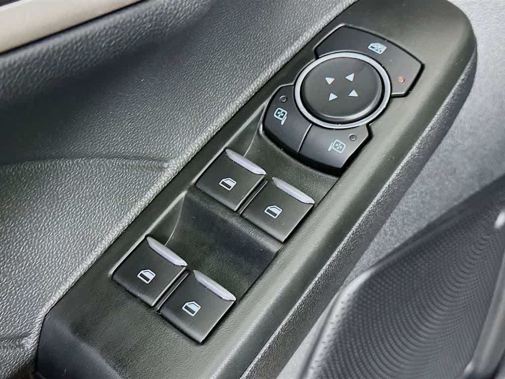 Thumbnail: 2022 Ford Escape - 30