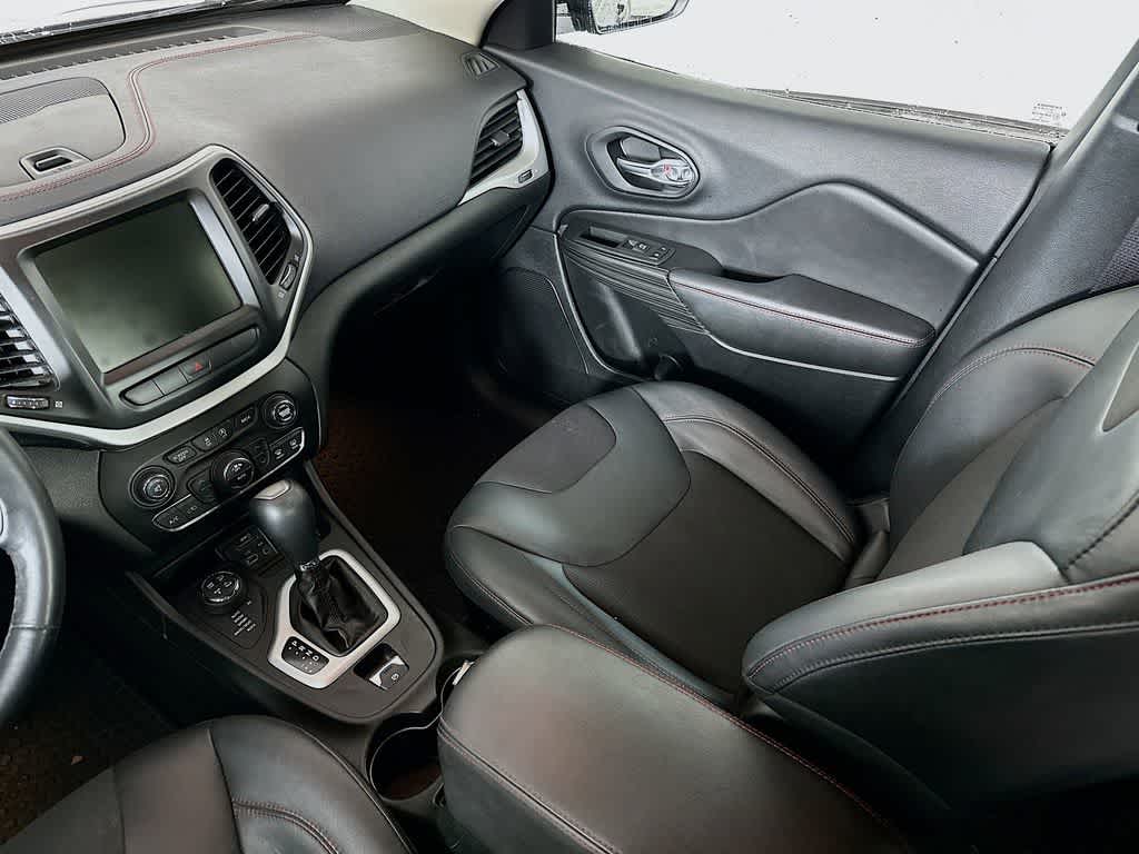 Thumbnail: 2015 Jeep Cherokee - 11