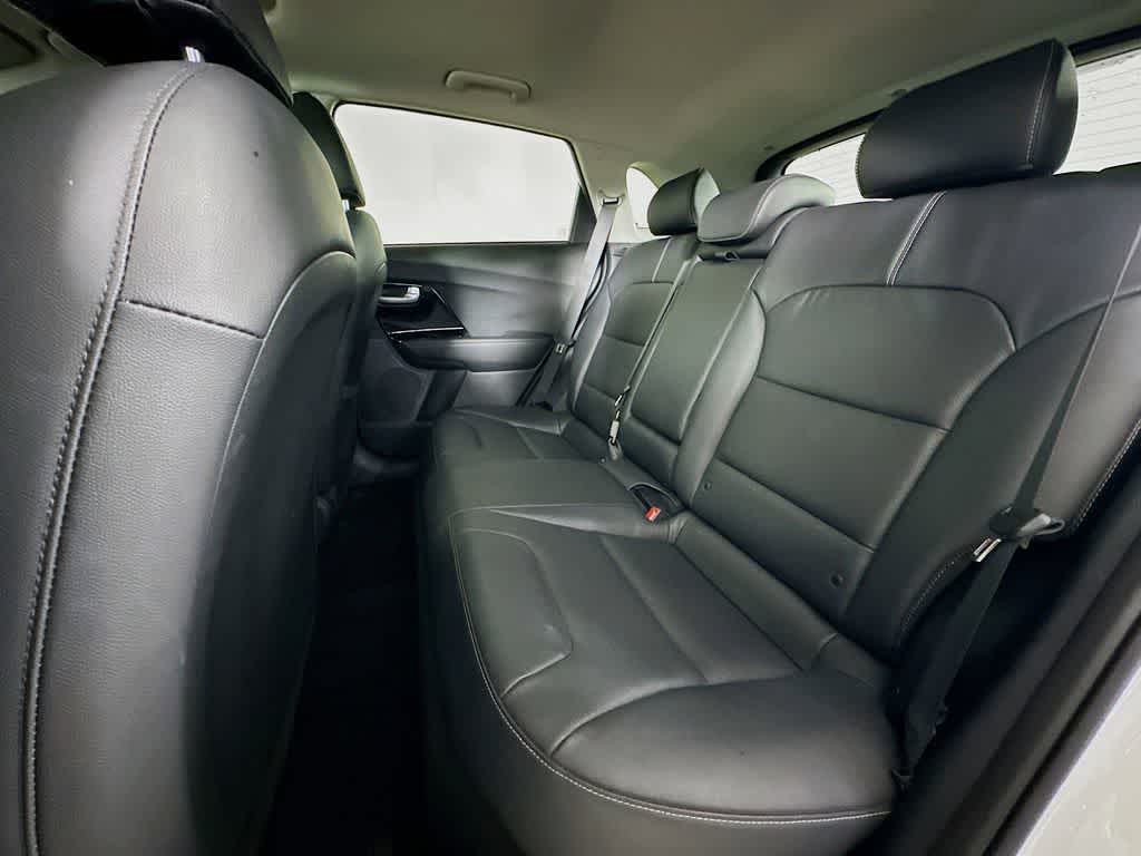 Thumbnail: 2022 Kia Niro - 15