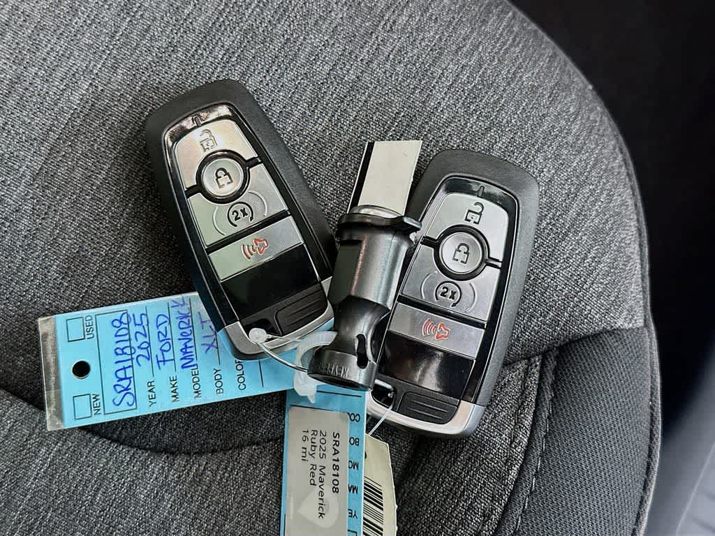 Thumbnail: 2025 Ford Maverick - 21