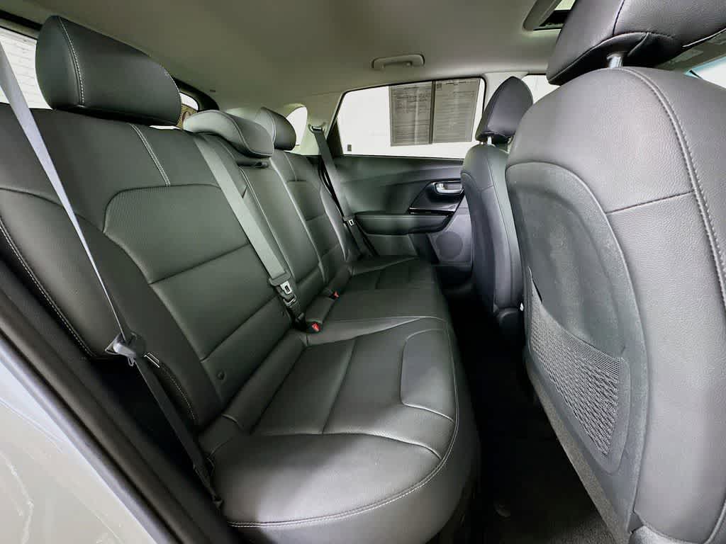 Thumbnail: 2022 Kia Niro - 35