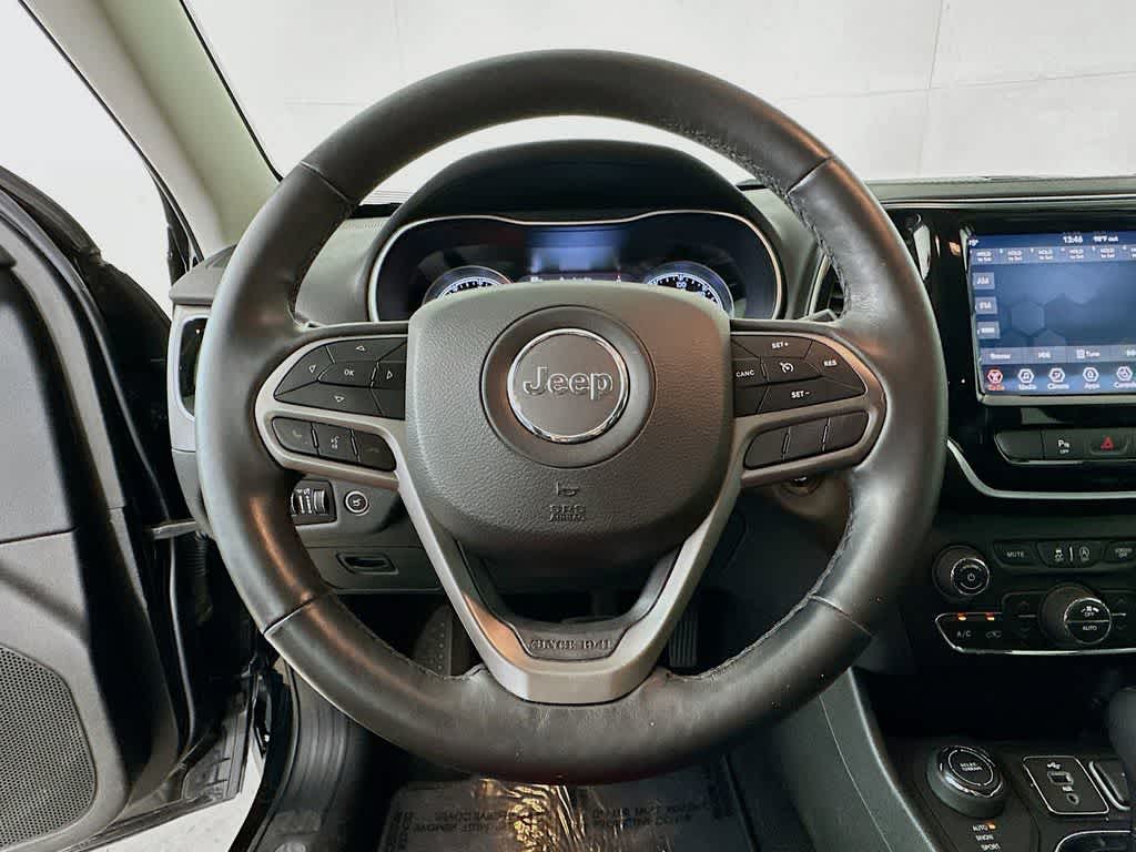 Thumbnail: 2019 Jeep Cherokee - 16