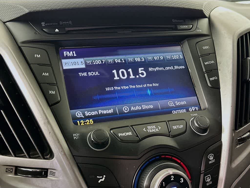 Thumbnail: 2015 Hyundai Veloster - 16