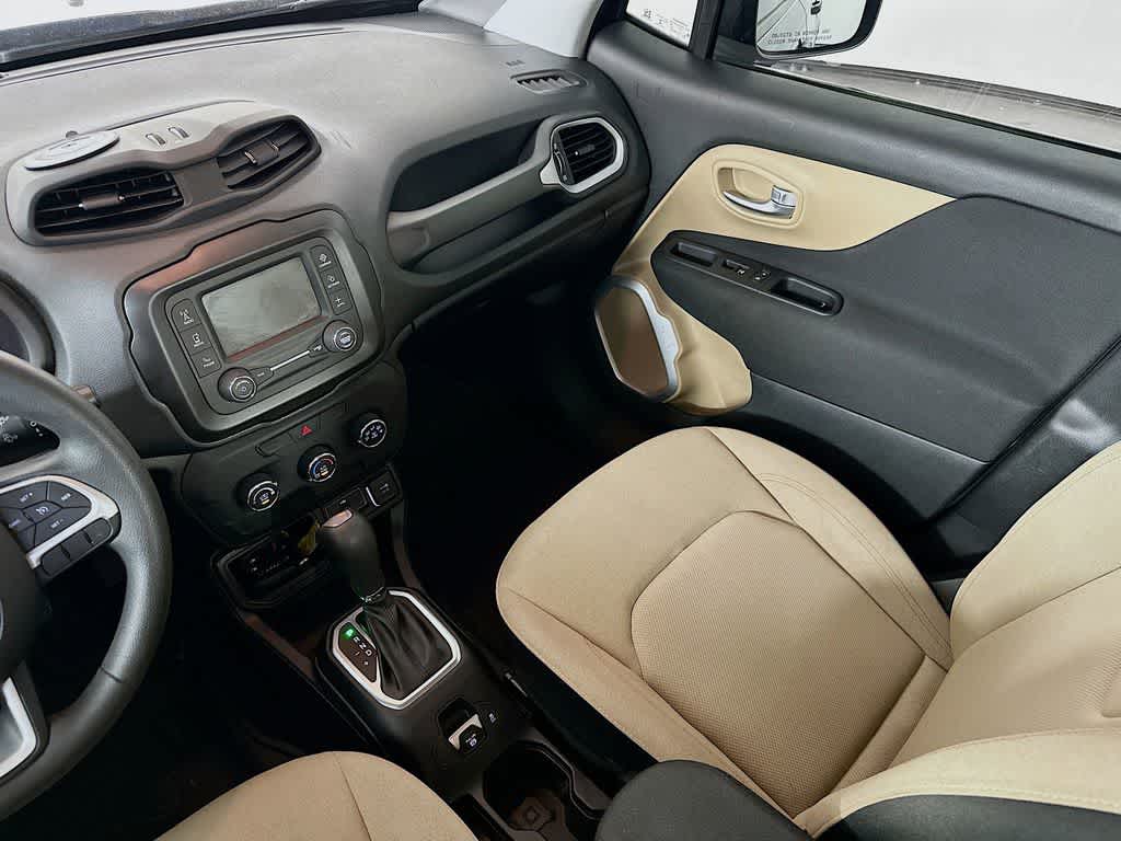 Thumbnail: 2019 Jeep Renegade - 11