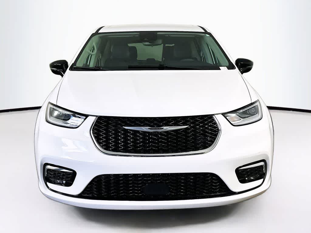 Thumbnail: 2024 Chrysler Pacifica - 6