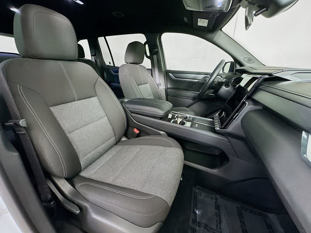 Thumbnail: 2025 GMC Acadia - 15