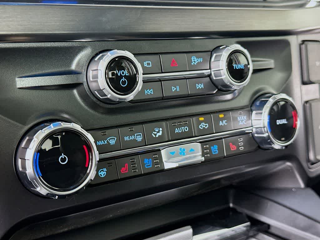 2025 Ford F-250  18