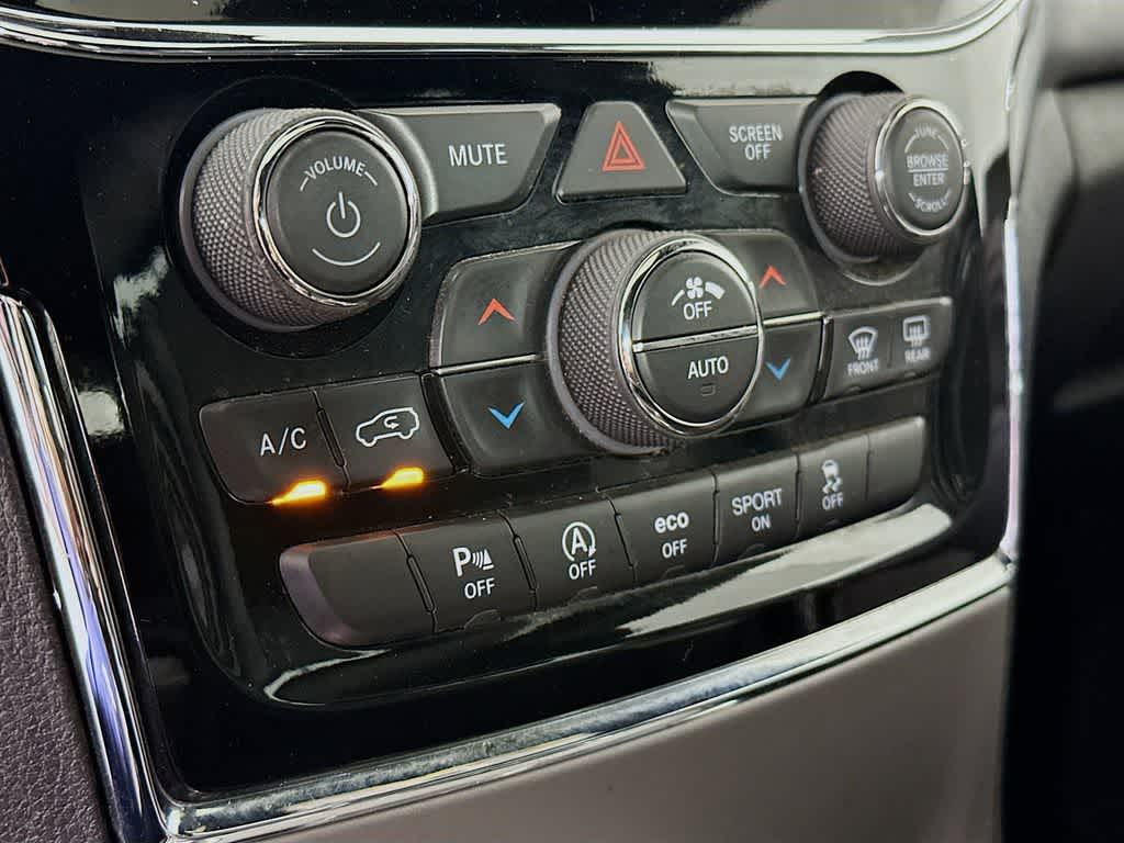 Thumbnail: 2019 Jeep Grand Cherokee - 17