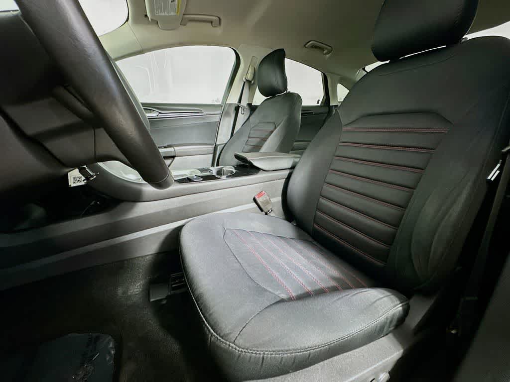Thumbnail: 2014 Ford Fusion - 12