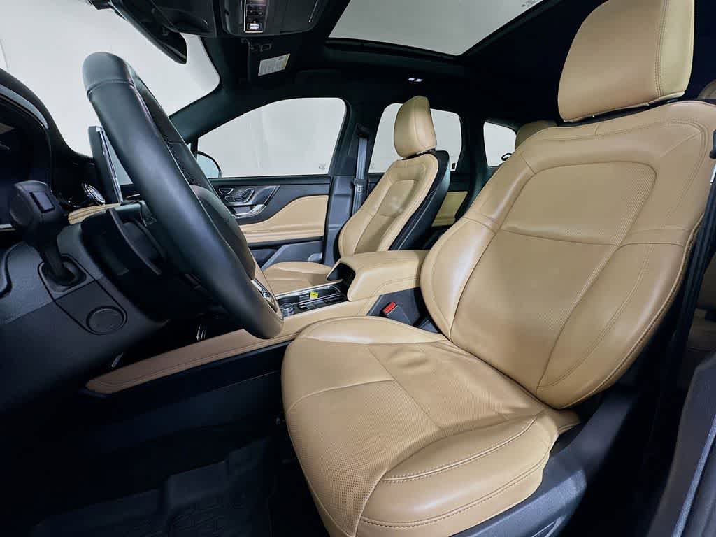 Thumbnail: 2021 Lincoln Corsair - 12