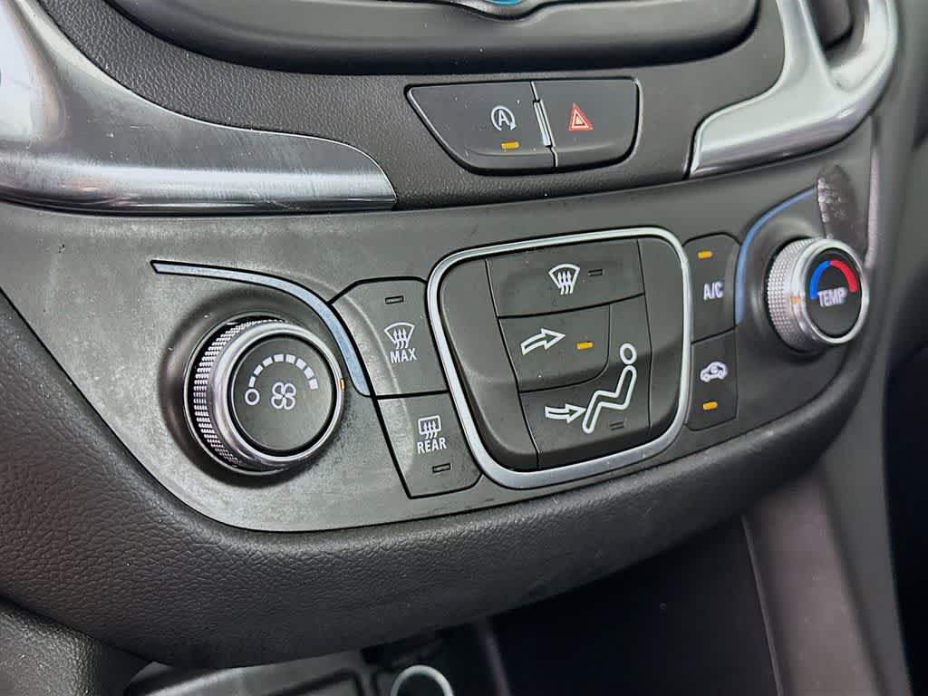 Thumbnail: 2022 Chevrolet Equinox - 18