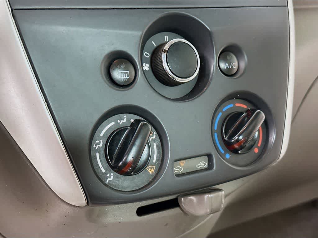 Thumbnail: 2016 Nissan Versa - 17