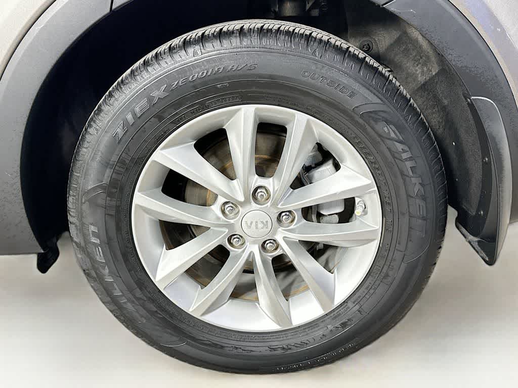 Thumbnail: 2016 Kia Sorento - 8