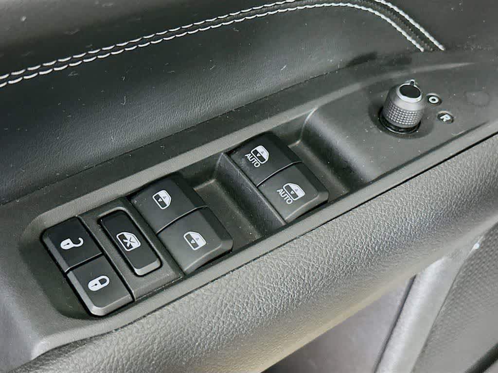 Thumbnail: 2023 Jeep Compass - 29