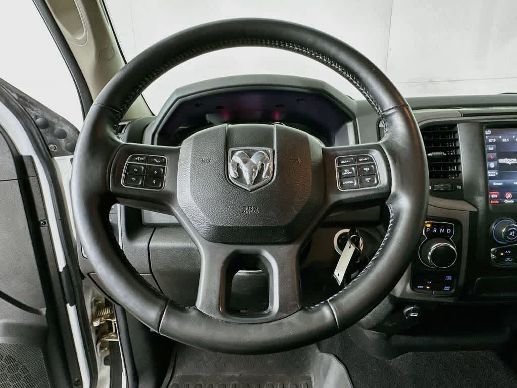 Thumbnail: 2020 RAM 1500 Classic - 15