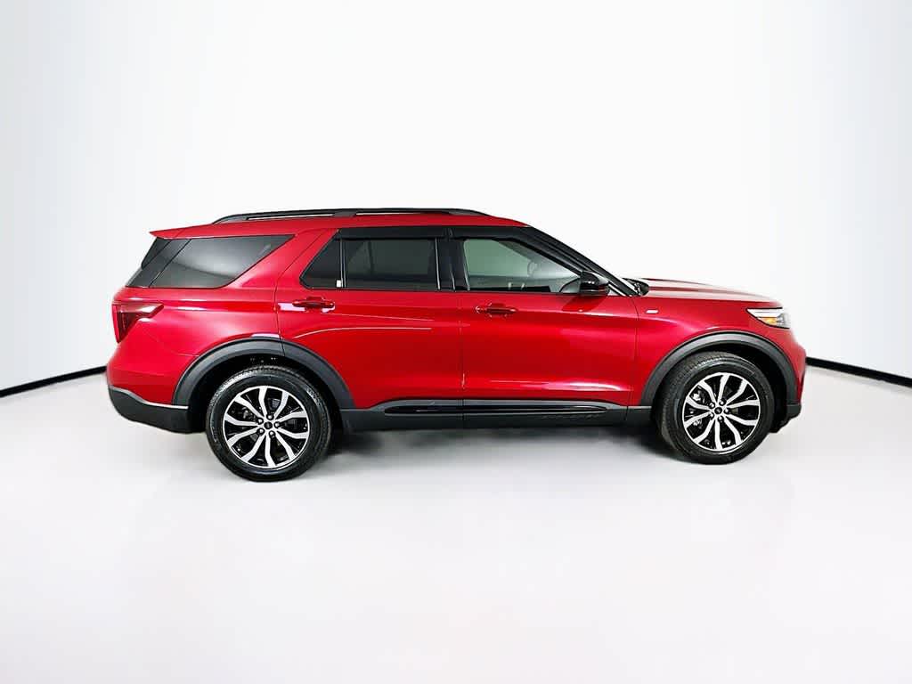 2022 Ford Explorer ST-Line 26