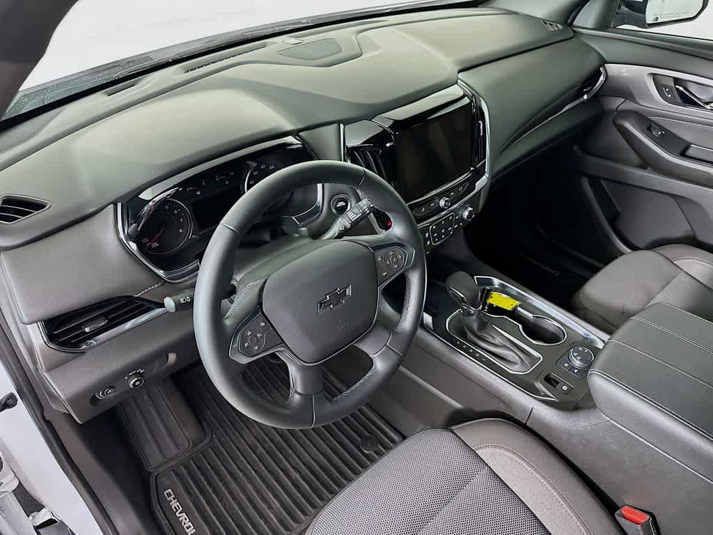 Thumbnail: 2023 Chevrolet Traverse - 2