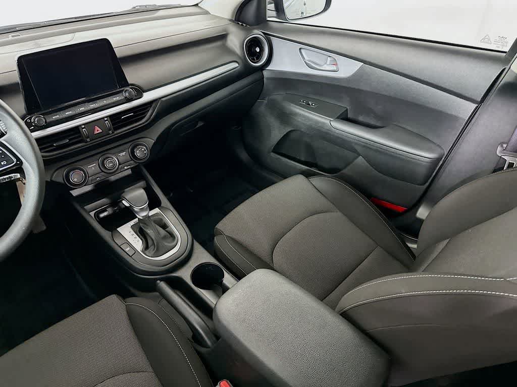 Thumbnail: 2024 Kia Forte - 11