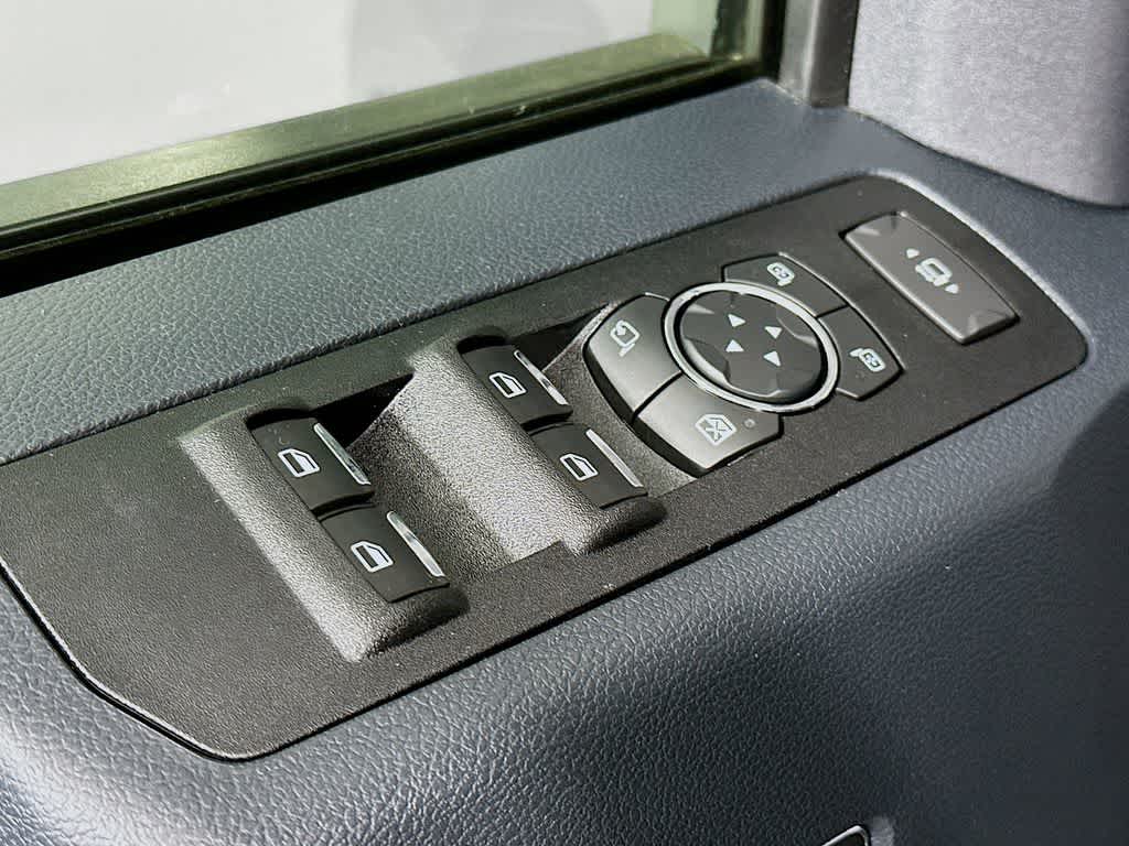 Thumbnail: 2022 Ford Econoline - 30