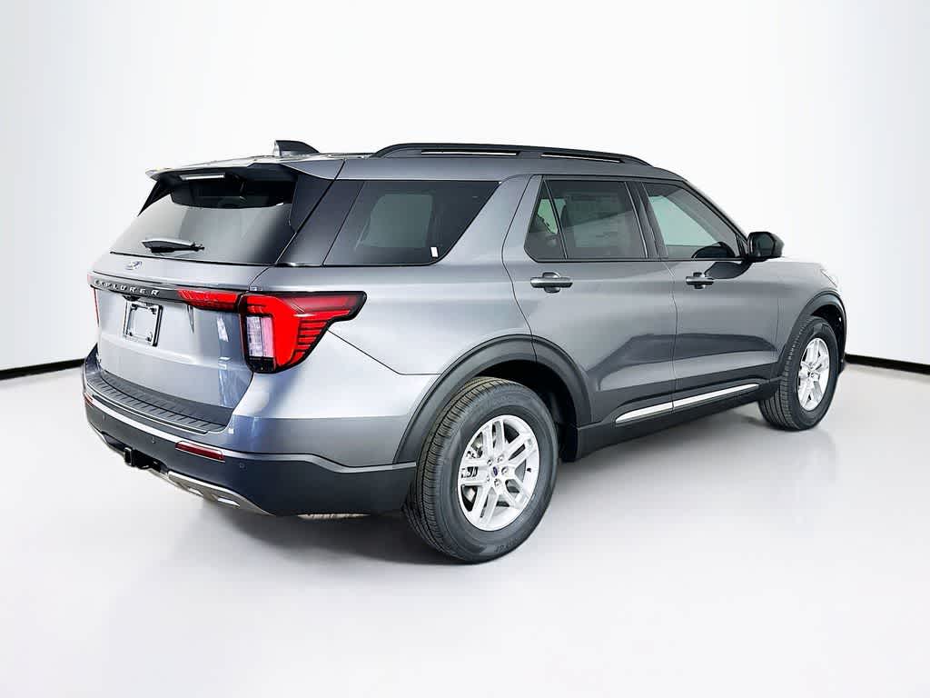 2025 Ford Explorer Active 24
