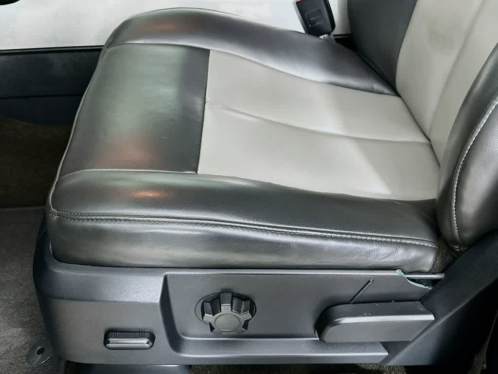 2016 Ford Expedition XLT 29