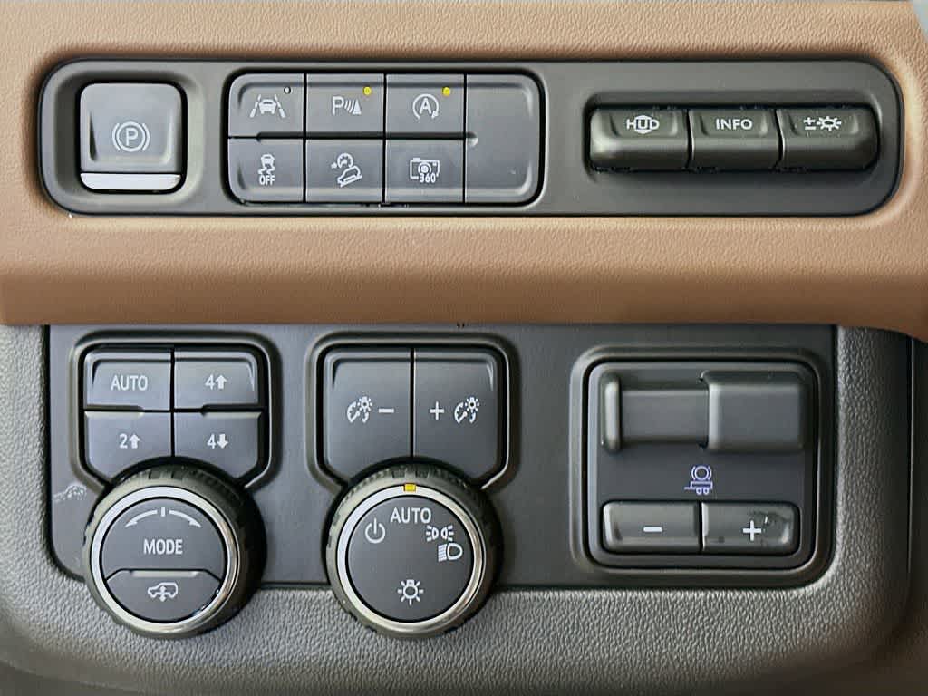 Thumbnail: 2024 Chevrolet Tahoe - 27