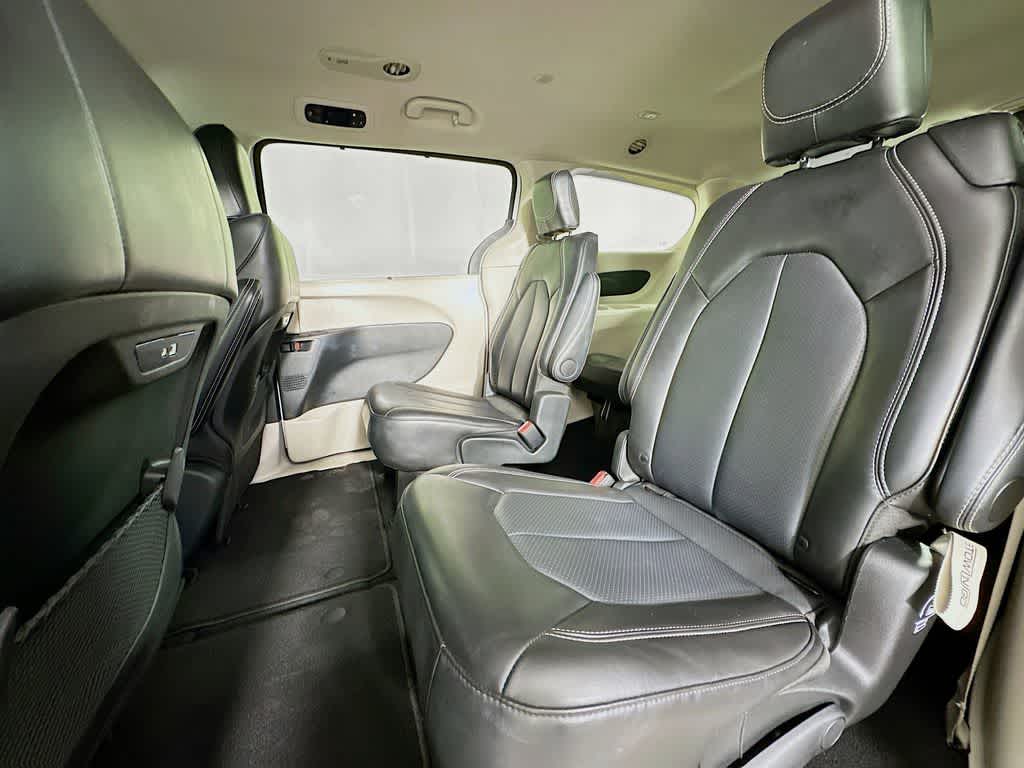 Thumbnail: 2024 Chrysler Pacifica - 14