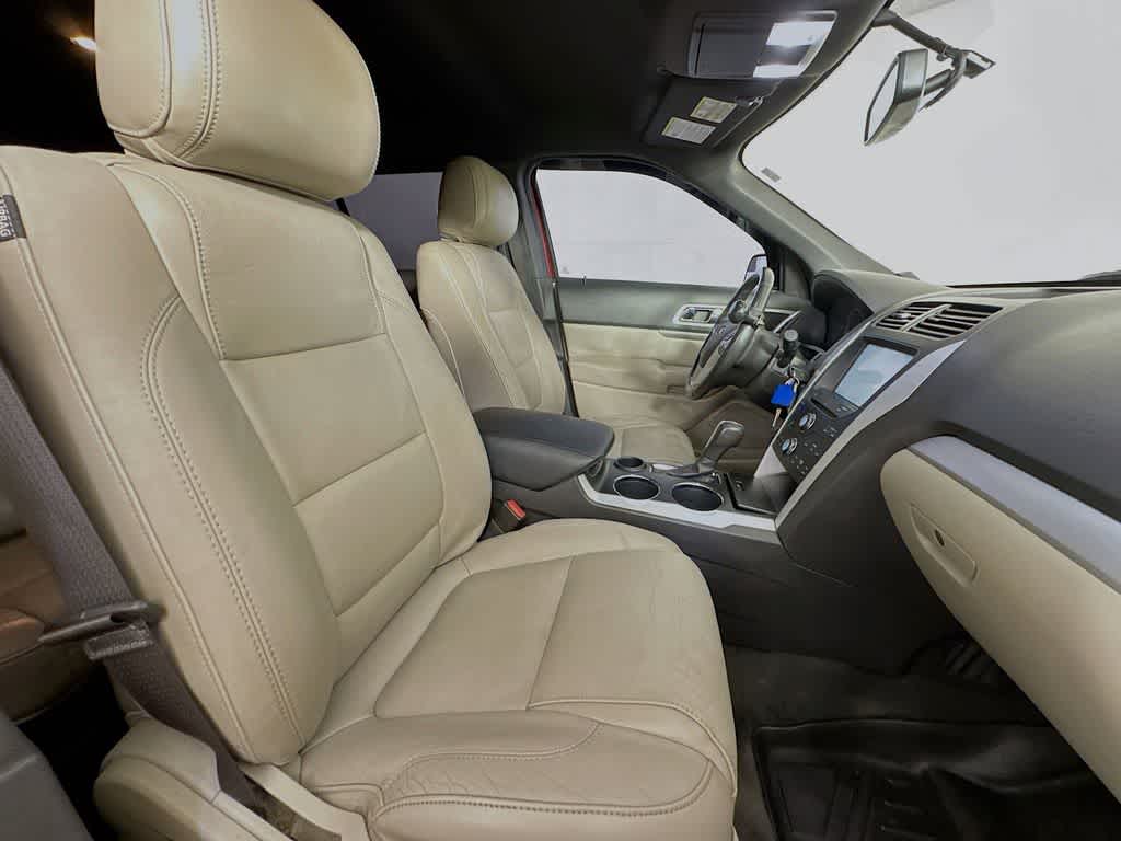Thumbnail: 2011 Ford Explorer - 15