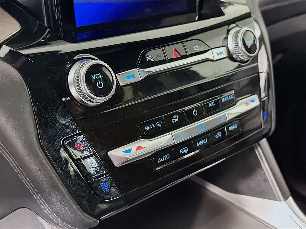 Thumbnail: 2021 Ford Explorer - 18