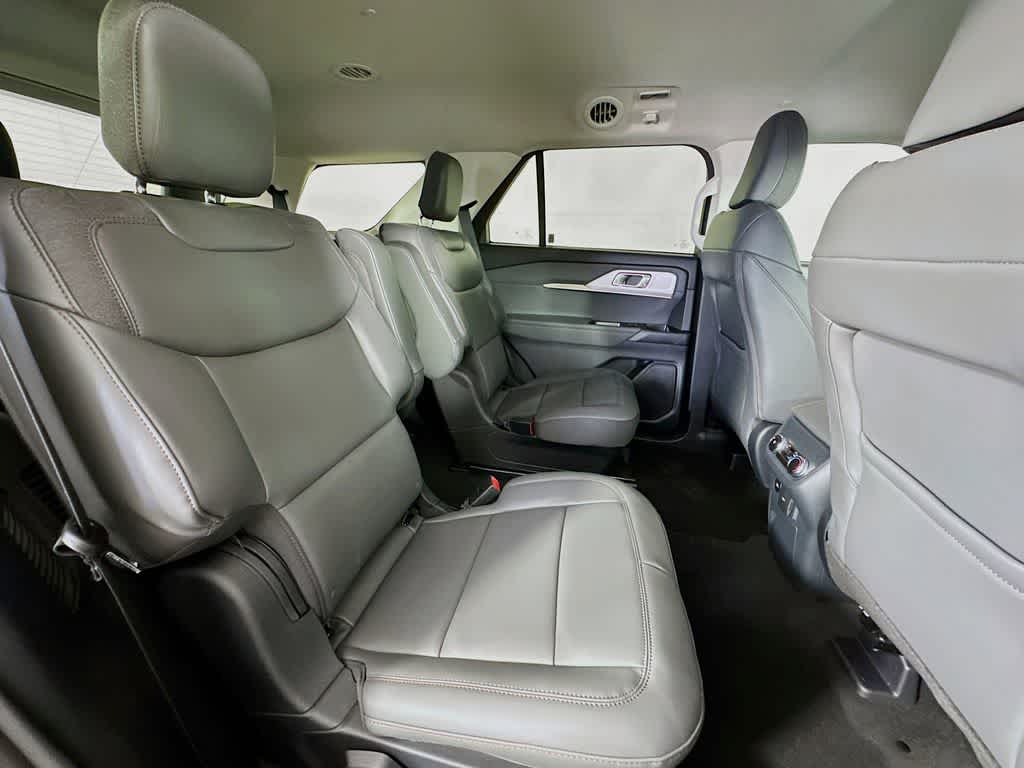 Thumbnail: 2025 Ford Explorer - 32