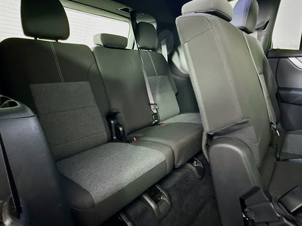 Thumbnail: 2025 GMC Acadia - 32