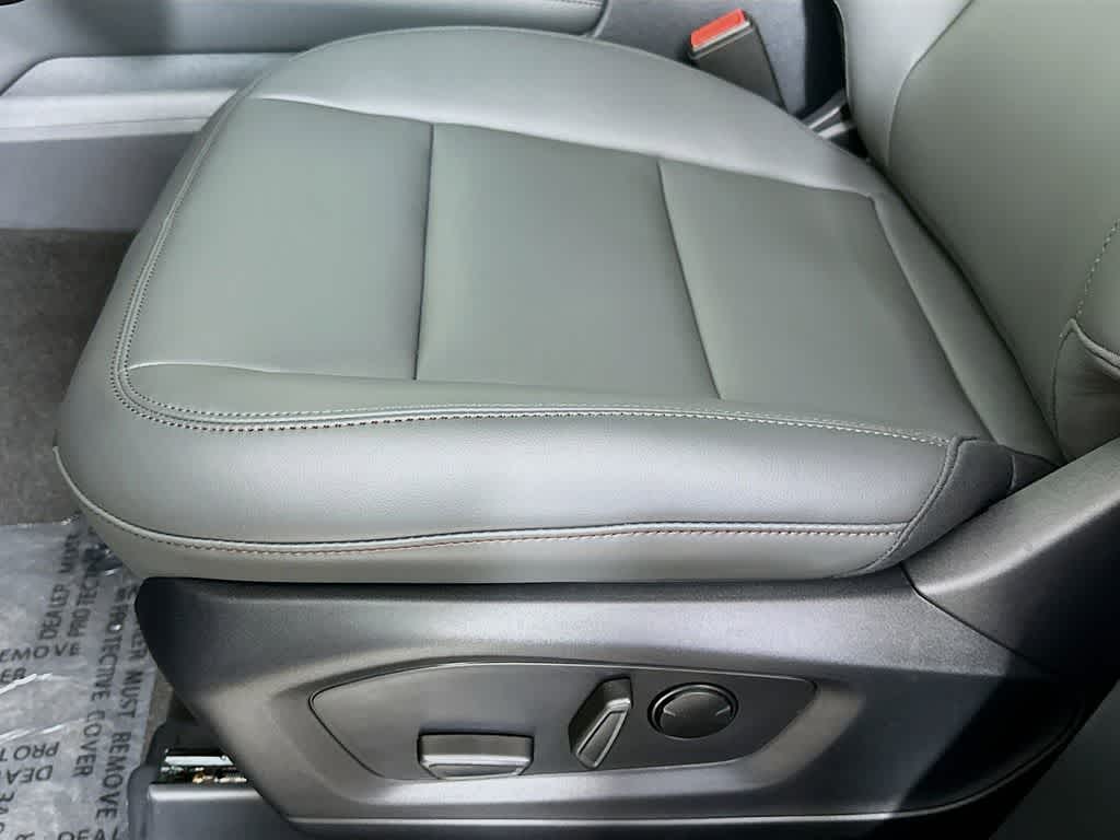 Thumbnail: 2025 Ford Explorer - 30