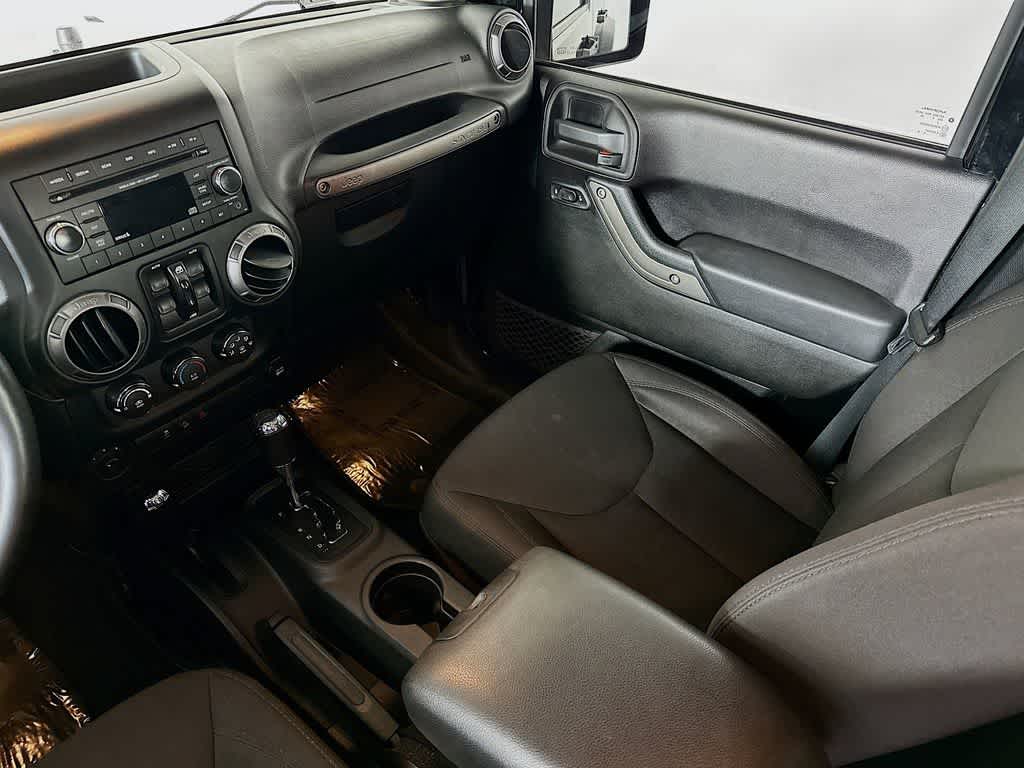 Thumbnail: 2015 Jeep Wrangler - 11